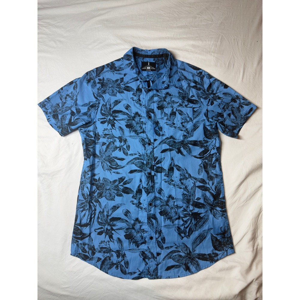 Men's Blue Floral Short Sleeve Button Down Shirt, Size M